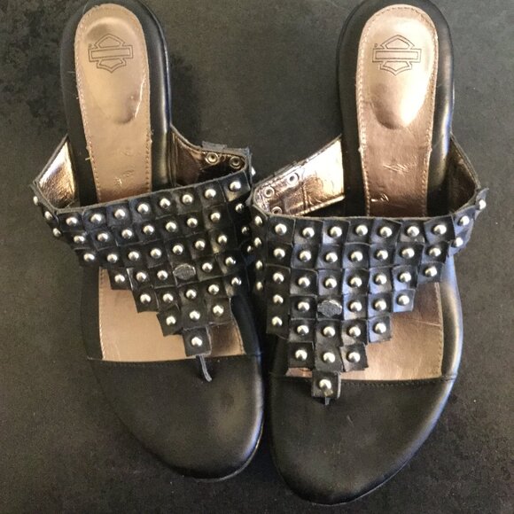 Harley Davidson thong sandals studded size is about a 9 to a 9.5  black - Picture 1 of 6